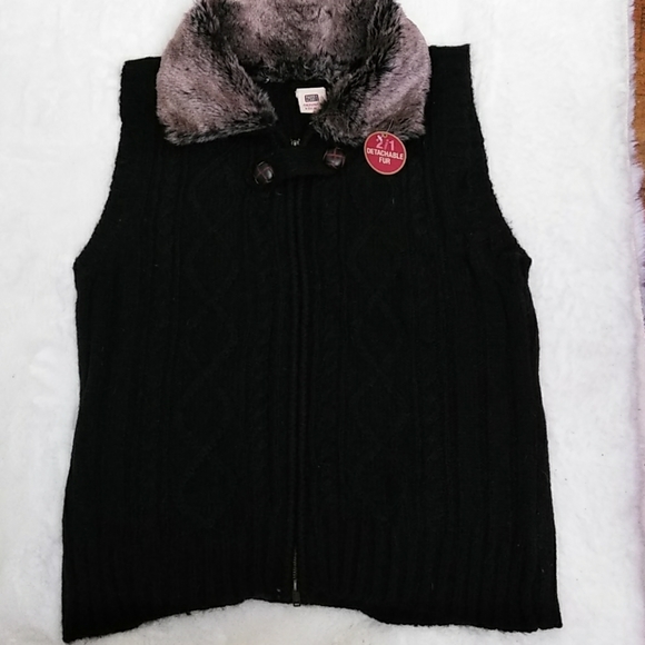 Black Fisherman Knit Sweater Vest with Faux Fur  -L - NWT - Picture 1 of 9